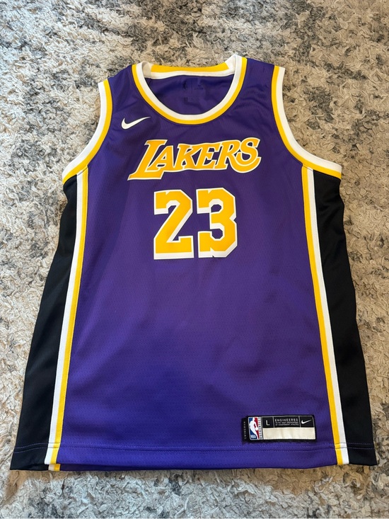 NBA Other - Lebron James youth large Nike jersey